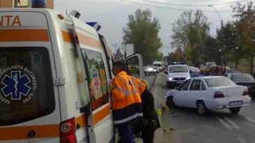 A facut zob trei masini si a fugit! Soferul unui BMW, cautat de politisti dupa ce a ranit trei oameni!