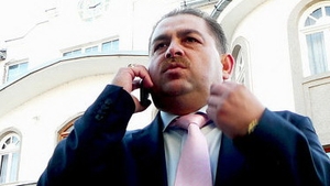 Perchezitii la palatul unui fost candidat la Presedintie. Afla despre cine este vorba si de ce a fost calcat de mascati