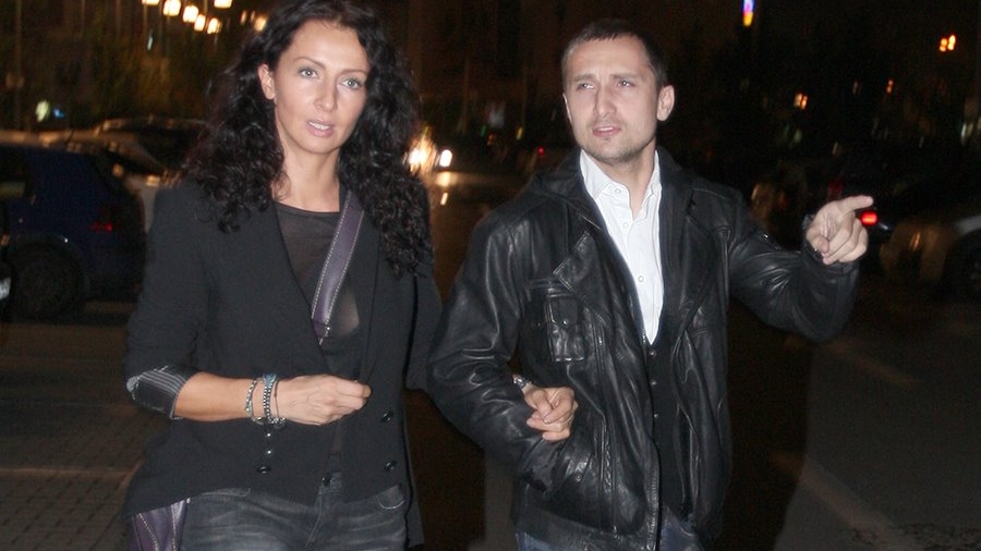 Ce umilință! Dani Oțil a recunoscut azi motivul despărțirii de Mihaela Rădulescu, după 5 ani de tăcere: "Îmi trimitea SMS-uri cu..."