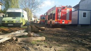 VIDEO. Doi muncitori, prinşi sub un mal de pământ care s-a prăbuşit peste ei, la Craiova. Ambii au murit