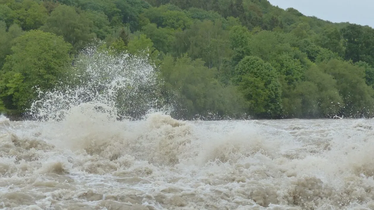 Alertă în România: nu ieșiți din case! 29 de județe, afectate de avertizarea ANM
