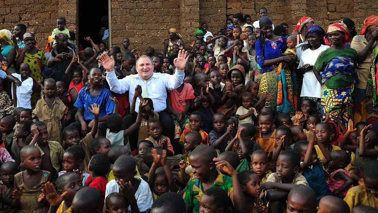 Povestea induiosatoare a romanului posedat de Maica Teresa! Duhovnicii din intreaga lume au ajuns sa il compare cu Arsenie Boca!