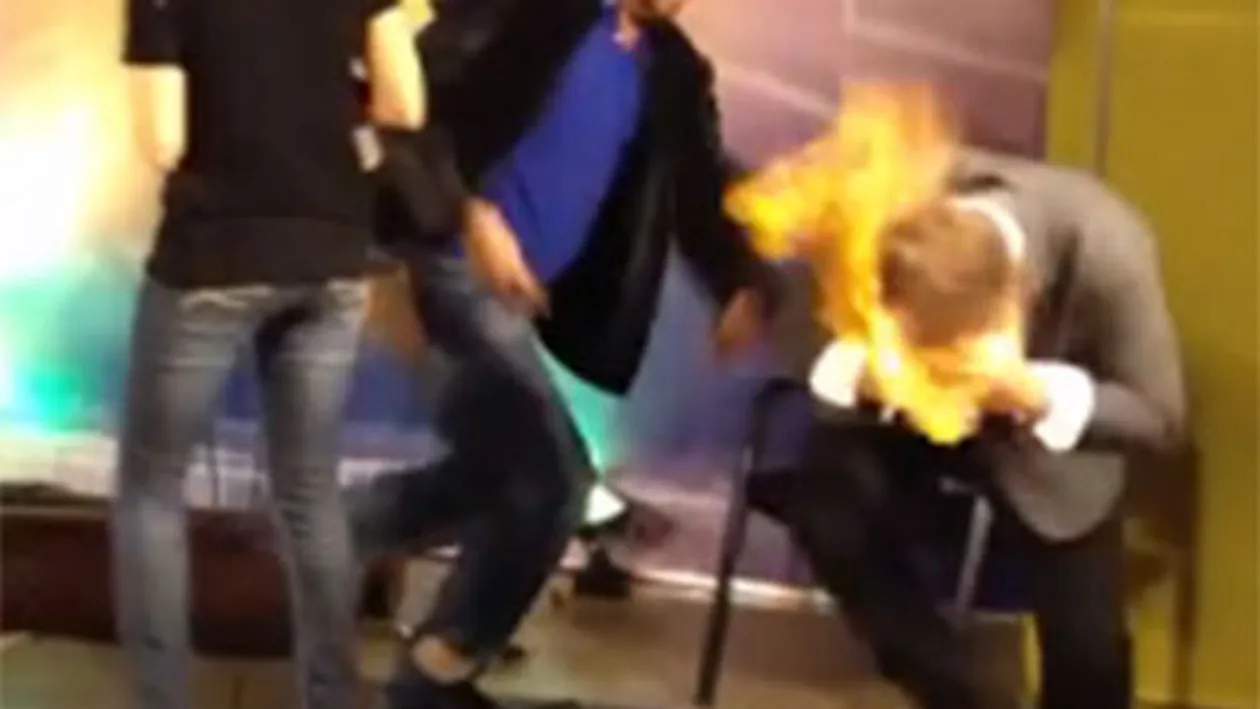 VIDEO Scene de groază la TV! Un prezentator i-a dat foc unui invitat în direct