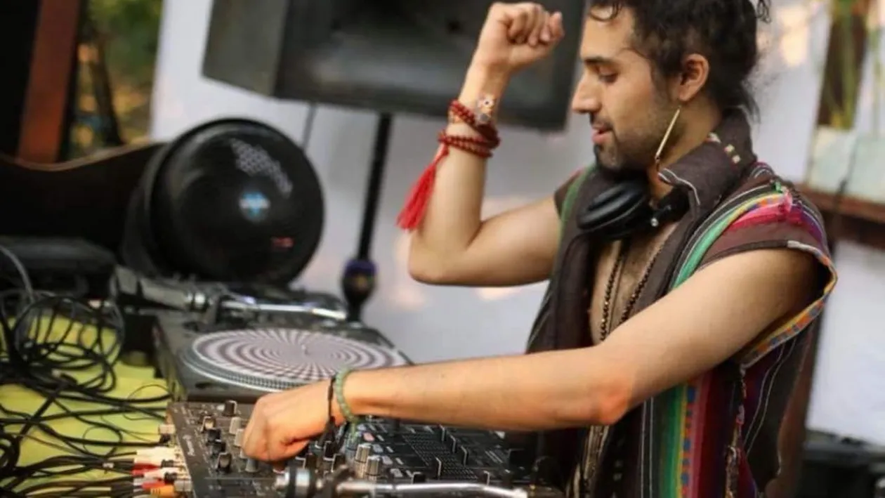 Dj-ul Navid Izadi a murit într-un tragic accident aviatic!