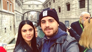 Betty Salam, hărţuită de un... virgin! Cum a reacţionat iubitul fiicei lui Florin Salam când a văzut ce mesaje obscene primeşte adolescenta: ”Ar fi opusul unei relaţii de la început ţigancă virgină...”