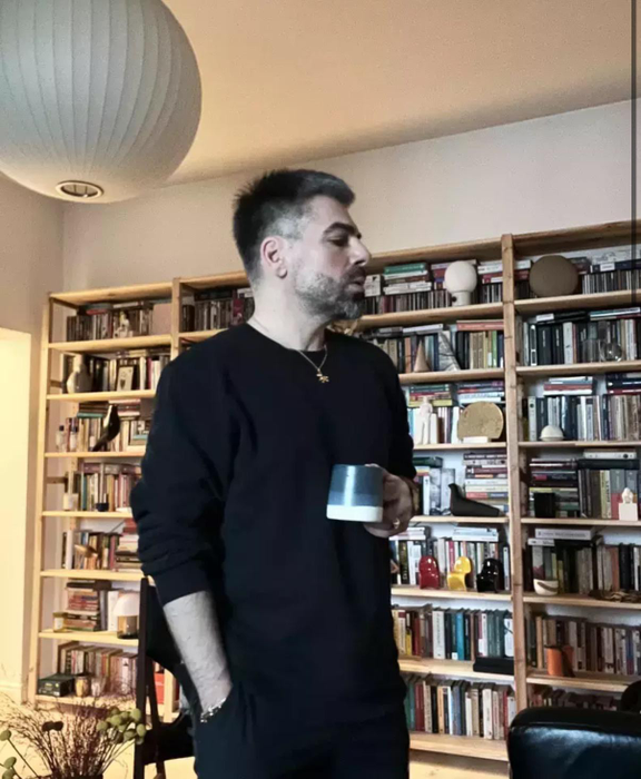 Cum arată apartamentul lui Maurice Munteanu din București. Locuința l-a costat peste 115.000 de euro