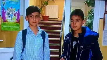 Gest impresionant! Ce au făcut doi elevi din Câmpina după ce au găsit o sumă mare de bani