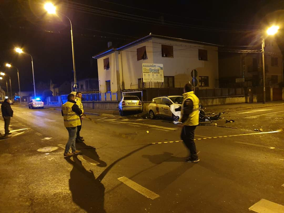Accident de circulație în Sibiu. Două persoane rănite au fost transportate la spital