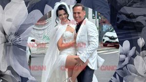 Dinu Maxer s-a căsătorit cu Magdalena Chihaia! Gestul neașteptat pe care l-a făcut artistul, în biserică, după ce a rostit jurământul