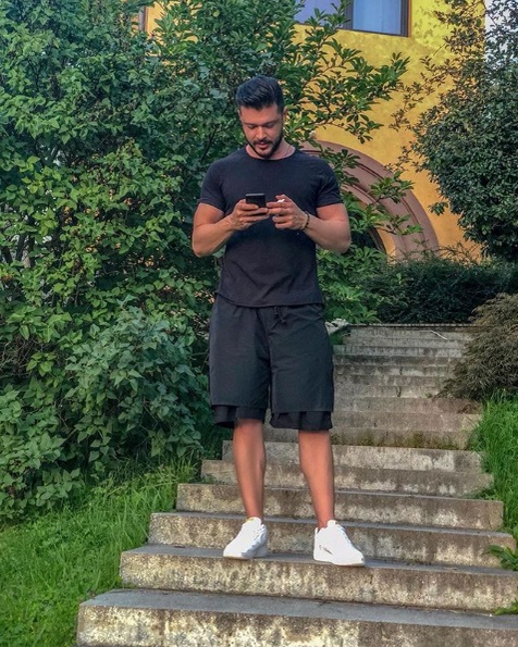După despărțirea de Bianca Drăgușanu, Victor Slav a dezvăluit cu cine își dă mesaje zi și noapte