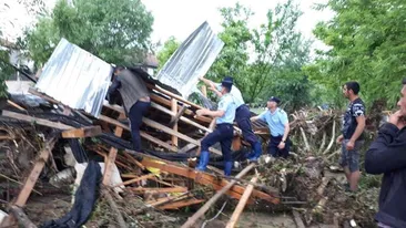 Mărturii cutremurătoare ale mamei de 22 de ani, după viitura din Prahova: „Cea mica a murit la mine în brațe!”