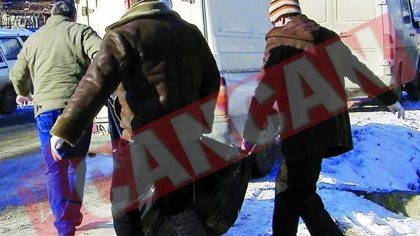 Si-a injunghiat concubinul cu care avea trei copii