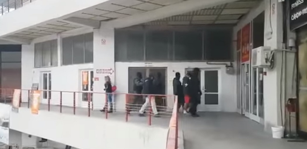 Cei doi au fost ridicaţi direct de la antrenamente