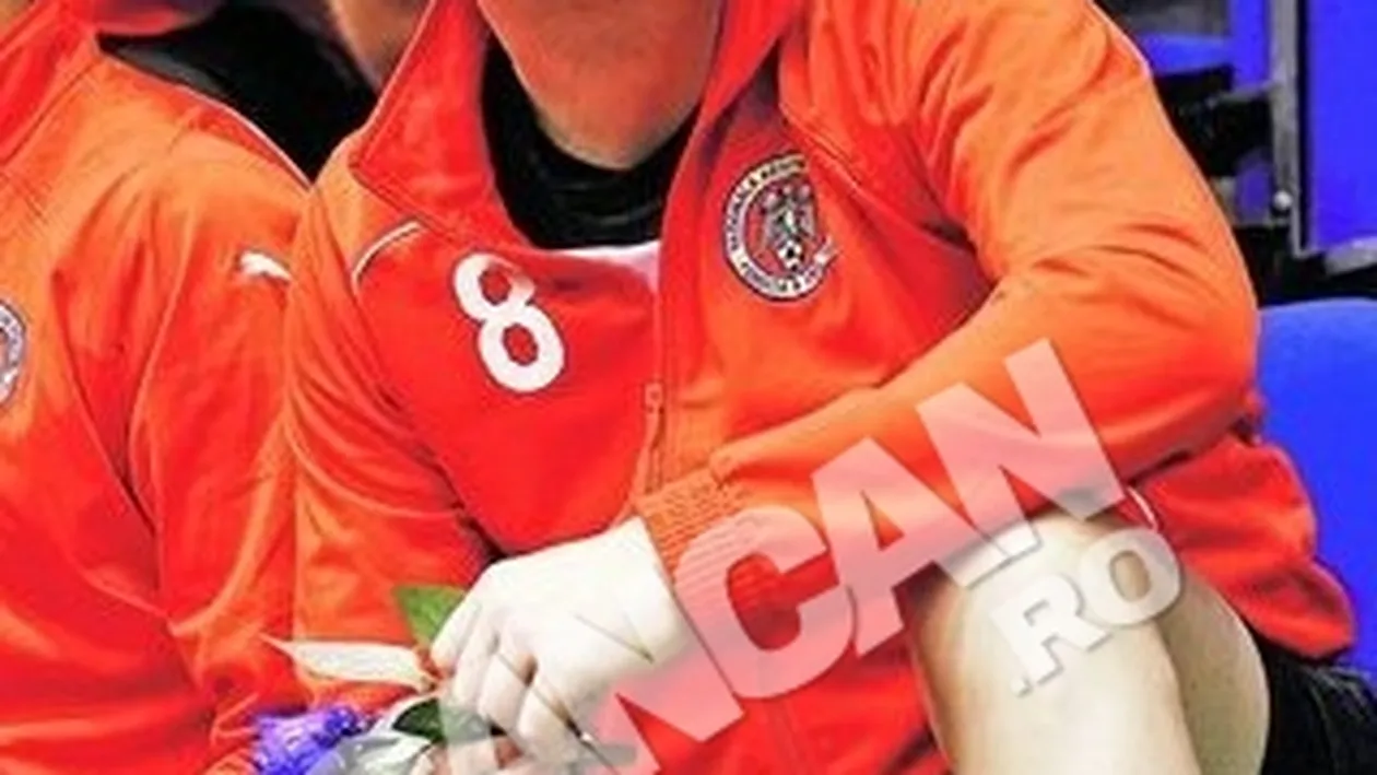 Mihnea Ionescu, proful cu care s-a iubit Sylvia, a avut o discutie incendiara cu Andrei in momentul in care i-a predat-o! L-a avertizat ca il va insela!