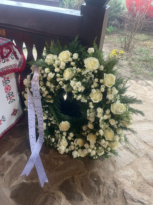 Ce a apărut la căpătâiul Marilenei, mama Mihaelei Rădulescu? Imagini tulburătoare de la priveghi