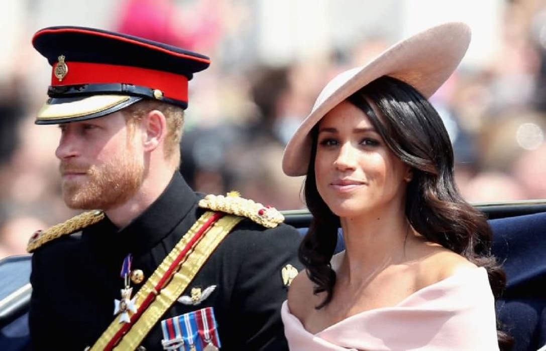 Ce scrie în invitația pe care a primit-o Meghan Markle pentru încoronarea socrului ei. Toată Marea Britanie așteaptă răspunsul cu sufletul la gură