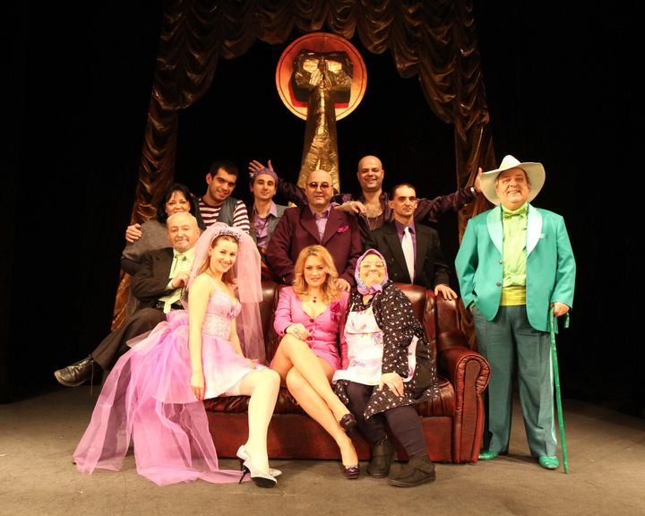 Teatru online în premieră. GÂNDUL.RO și Compania teatrală ”VOUĂ” vă invită să vizionați comedia ”Stăpânul Ciolanului”