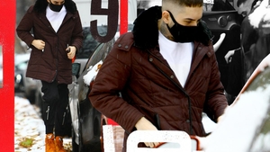 Fulgy a reapărut în "peisaj". Cum l-am fotografiat pe fiul Clejanilor după ce s-a speculat că ar fi fost la dezintoxicare