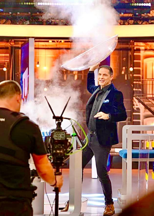 Dan Negru face show în emisiunile lui de la Kanal D (Foto: Facebook)