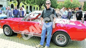 Mustang de 55.000 de euro facut dintr-o rabla. Dietmar Bloemer, din Satu Mare, se mandreste cu un automobil unicat