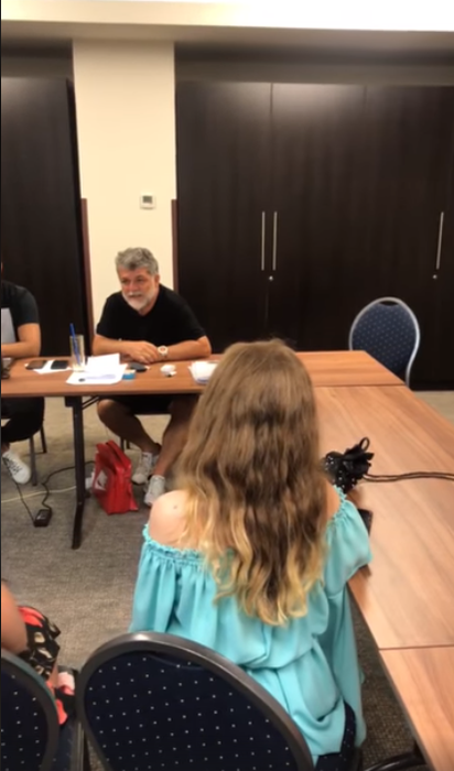 Imagini cu “camera ascunsă” de la casting-ul Kanal D! Cum sunt alese concurentele la “Puterea Dragostei”, show prezentat de Andreea Mantea