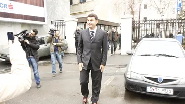 Procurorii nu i-au speriat deloc! Uite cum au intrat inculpatii din Dosarul Transferurilor în sala de judecata