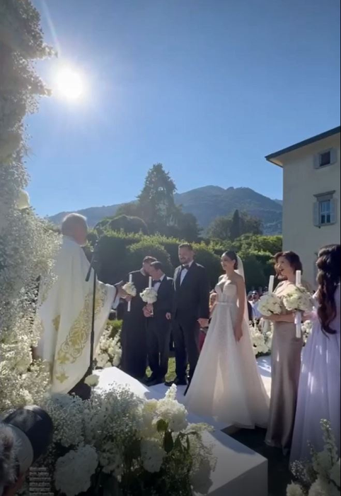 Alex și Bianca, alături de nași, la nunta faraonică de pe malul lacului Como (Foto: Instagram)