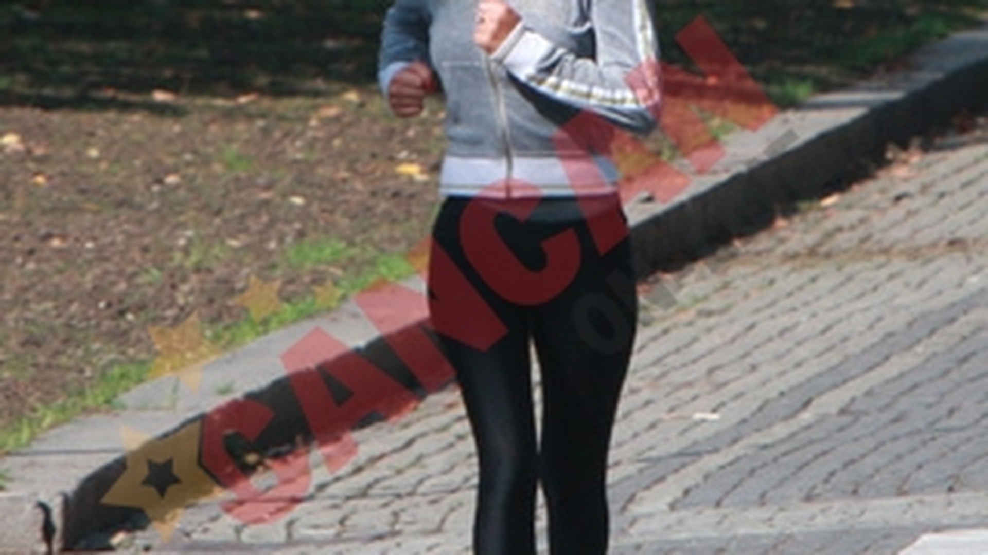 Daniela Crudu si tatal ei merg impreuna si la jogging, si la discoteca