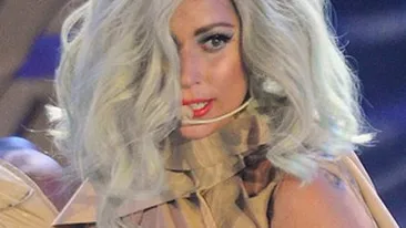Lady Gaga sau Marilyn Monroe i-a cantat fostului presedinte Clinton?