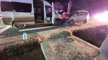 Accident grav pe DN 1C! A fost activat planul roșu, după ce două microbuze s-au ciocnit
