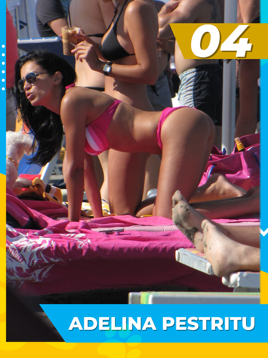 Top 25 dive cu prietenii necuvântători la plajă! Care e cea mai sexoasă dintre Bianca Drăgușanu, Crina Abrudan sau Lora?