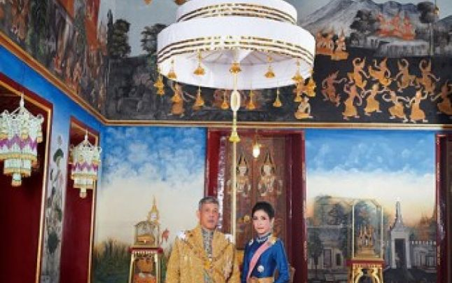 GALERIE FOTO. Imagini cu concubina oficială a regelui al Thailandei, Rama al X-lea
