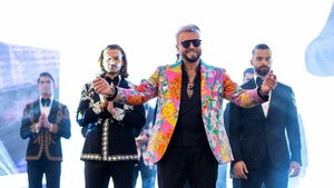 Cătălin Botezatu, show la evenimentul Wondder Events Fair, de la Cluj. Oana Boc, soția edilului de la Cluj, Emil Boc, și prietenele sale au venit să-l susțină pe designer