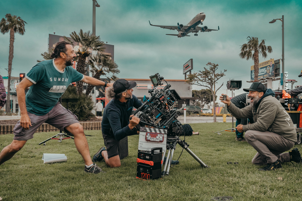 Miami Bici 2, filmul în care joacă și superstarul Danny Trejo, este prezent în cinematografe din 24 noiembrie, iar biletele se găsesc pe miamibici.ro