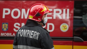 Incendiu puternic într-un apartament din Galați! Proprietarul a fost salvat în ultimul moment