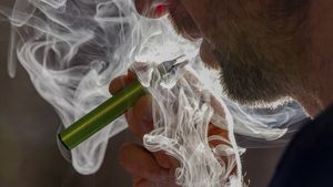 Boala periculoasă pe care țigările electronice o cauzează: „Nu există tratament”