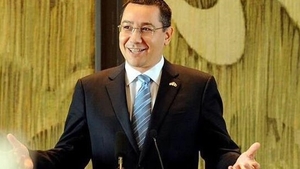 Victor Ponta, aşa cum nu l-ai mai văzut! Fostul premier, imagine de colecţie alături de fiul lui