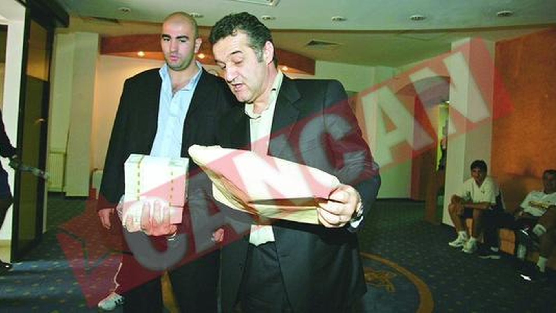 Becali mai are in cont doar 2.000.000 Euro