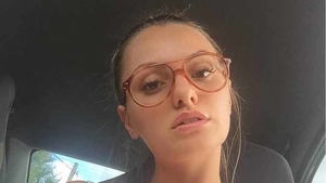 ALEXANDRA STAN şi-a ”uitat” acasă lenjeria intimă! Cum a apărut pe stradă