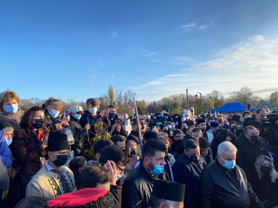 Sora lui Petrică Mâţu Stoian a cedat la înmormântare. Ce a făcut când sicriul a fost coborât în groapă