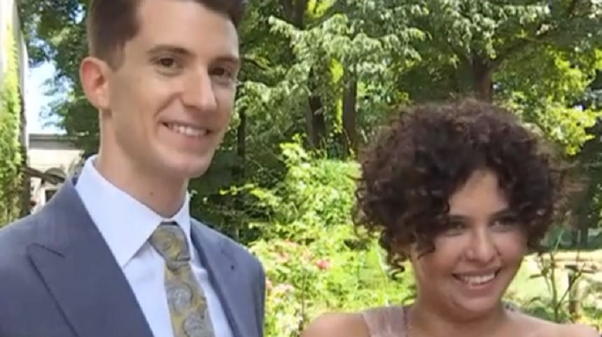 Andreea Popescu și-a botezat fiul! Imagini emoționante din timpul slujbei și ținuta superbă pe care a îmbrăcat-o fosta dansatoare a Deliei