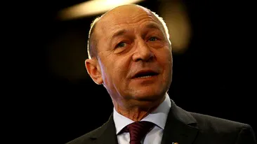 Traian Băsescu împlineşte astăzi 62 de ani! Ce cadou inedit a primit din partea familiei