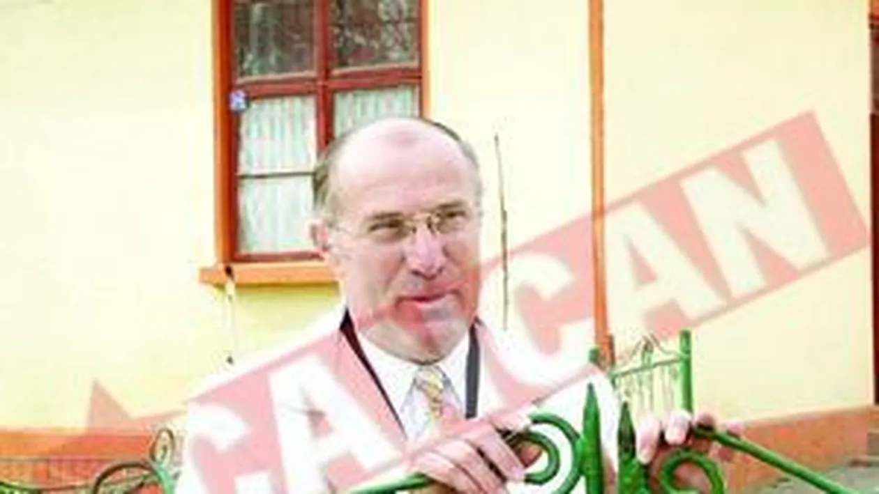 Bate elevii cu nuiaua