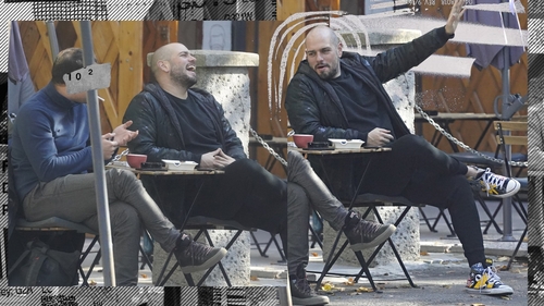 Cu cine l-am surprins pe Matei Dima, la o terasă din Capitală. Bro nu mai e singur și trist, ci într-o veselie! La cafea și-a găsit, în sfârșit, companie