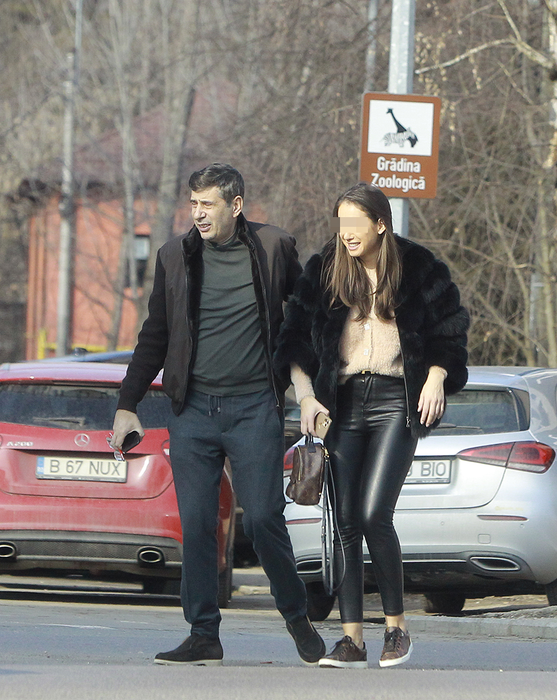 Sorin Crețeanu, atent cu sexoasa companioană
