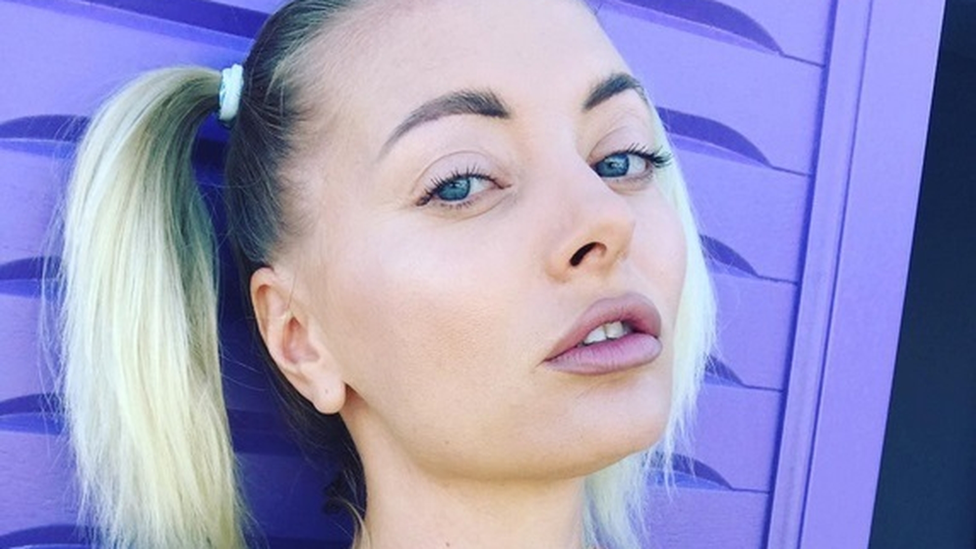 Delia mai fresh ca niciodată! Cum şi-a făcut artista apariţia pe scena de la NEVERSEA