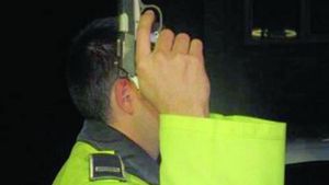 Focuri de armă în Capitală. Patru bărbați au fost prinși în timp ce jefuiau mașini