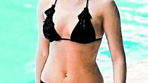 Ii plateste o vedeta "Playboy"!