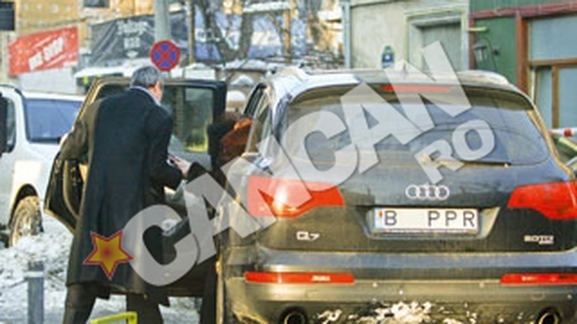 Printesa Lia coboara din masina doar asistata!