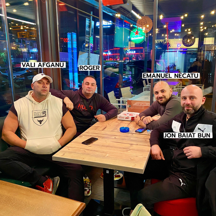 Cei patru buni prieteni, într-un moment de relaxare (SURSA FOTO: CANCAN.RO)